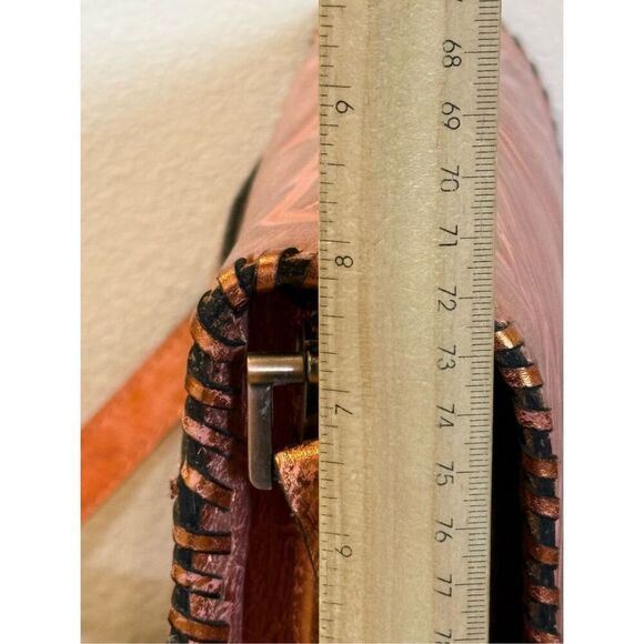 NWOT Patricia Nash 100% Leather Metallic Embossed Detailing Crossbody Purse - Picture 13 of 15